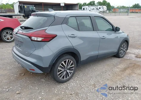 2021 Nissan Kicks Sv Xtronic Cvt z USA, uszkodzony, nr VIN 3N1CP5CV9ML470424